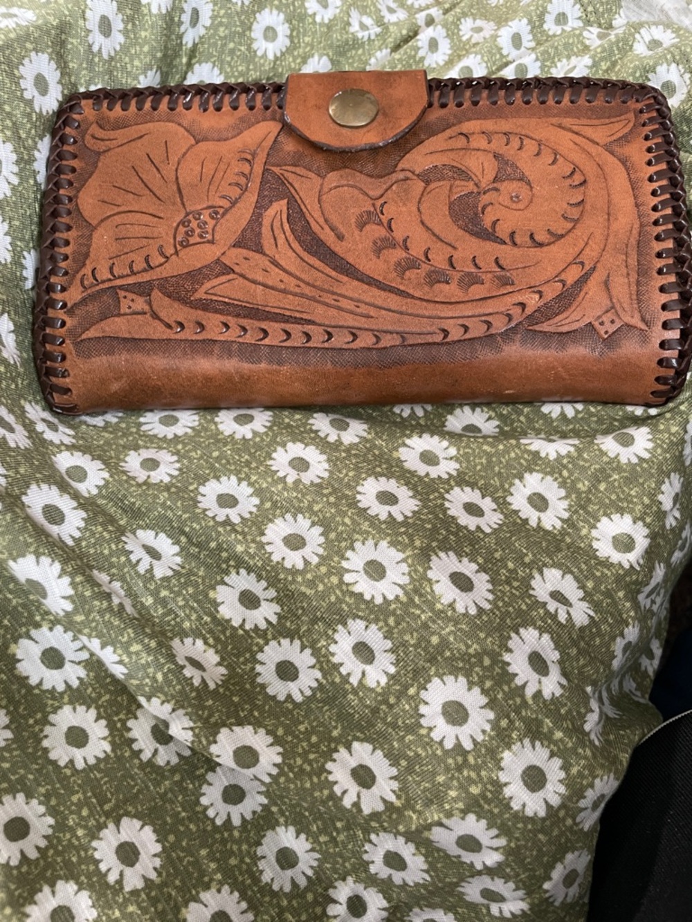 Vintage Hand-Tooled Brown Leather Wallet with Floral Design